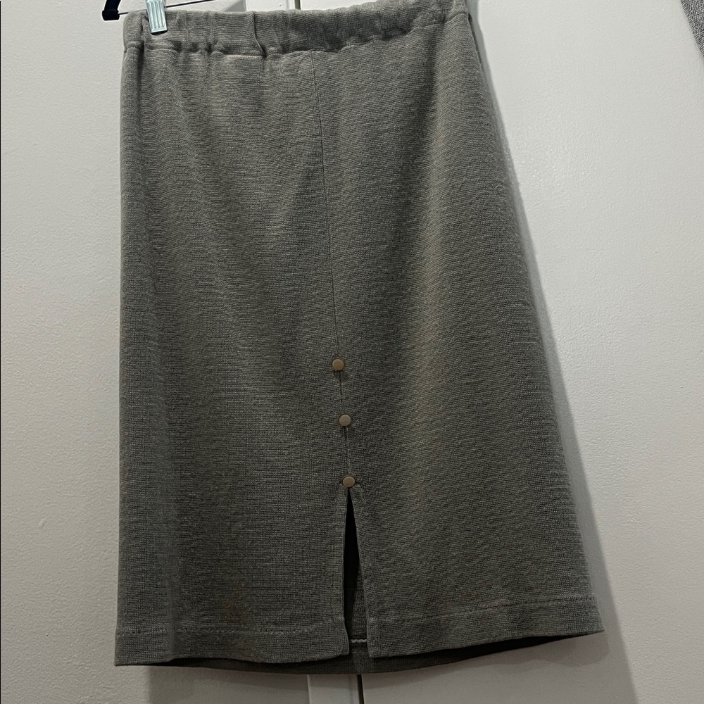 Gray Knit Midi Skirt with backSlit